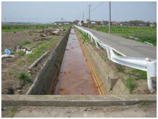 東松島市立沼地区排水路災害廃棄物撤去後の写真