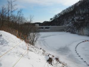 1月27日(左岸側から堤体)