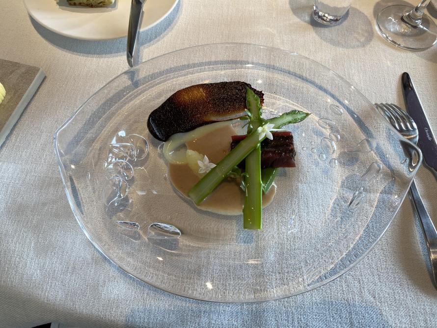 宮城県塩竃産本鮪/黒ニンニクとレモンのピュレ/ソーストナード